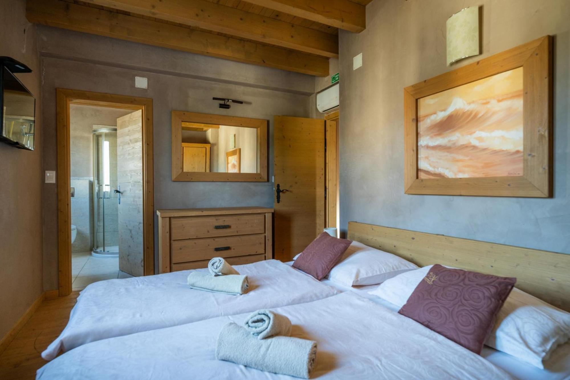 6-Bedroom Villa Chiara With Sea View Premantura Exterior photo