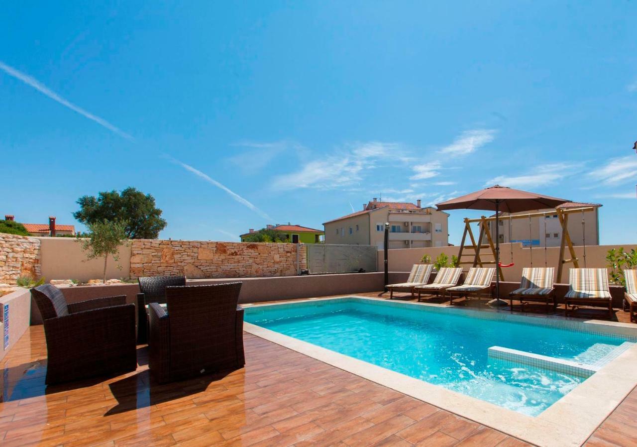 6-Bedroom Villa Chiara With Sea View Premantura Exterior photo